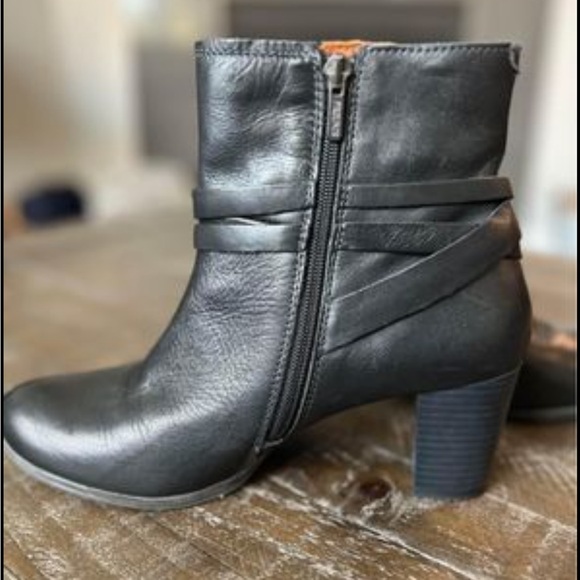 PIKOLINOS Black Shoes - Picture 2 of 3